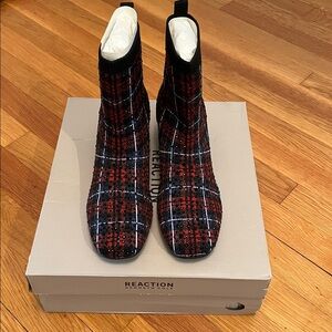 Kenneth Cole Reaction Rida Stretch Jewel Boots Size 7 - NEW